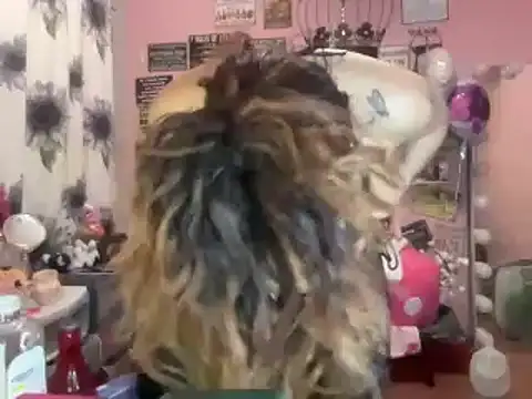 Snapshot of latinacubana chatting on January 4, 12:59 pm latinacubana online show from January 4, 12:59 pm