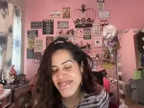 Snapshot of latinacubana chatting on January 5, 3:45 pm latinacubana online show from January 5, 3:45 pm