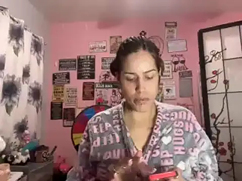 Snapshot of latinacubana chatting on January 22, 9:46 am latinacubana online show from January 22, 9:46 am