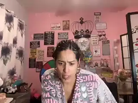 Snapshot of latinacubana chatting on January 22, 12:49 pm latinacubana online show from January 22, 12:49 pm