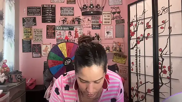 Snapshot of latinacubana chatting on February 15, 7:28 pm latinacubana online show from February 15, 7:28 pm