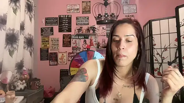 Snapshot of latinacubana chatting on February 27, 8:28 am latinacubana online show from February 27, 8:28 am