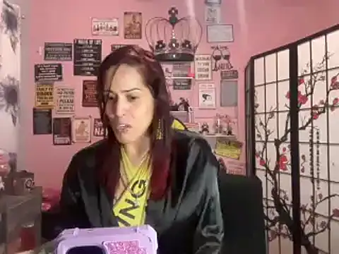 Snapshot of latinacubana chatting on March 12, 7:13 am latinacubana online show from March 12, 7:13 am