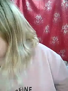 Snapshot of Zuli_Kiska chatting on December 31, 12:15 pm Zuli Kiska online show from December 31, 12:15 pm