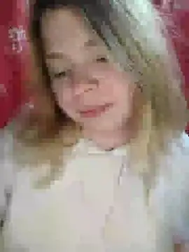 Snapshot of Zuli_Kiska chatting on January 22, 11:53 pm Zuli Kiska online show from January 22, 11:53 pm