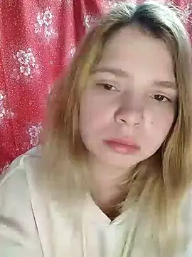 Snapshot of Zuli_Kiska chatting on January 23, 9:39 pm Zuli Kiska online show from January 23, 9:39 pm