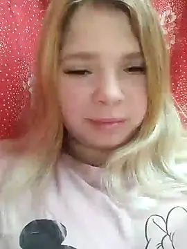 Snapshot of Zuli_Kiska chatting on January 25, 11:32 pm Zuli Kiska online show from January 25, 11:32 pm