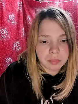 Snapshot of Zuli_Kiska chatting on March 7, 9:27 pm Zuli Kiska online show from March 7, 9:27 pm