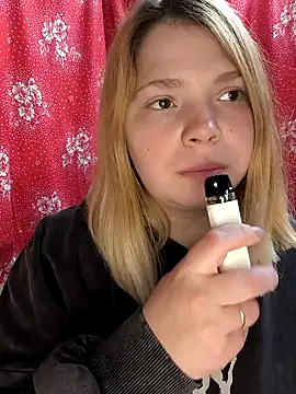 Snapshot of Zuli_Kiska chatting on March 9, 12:21 am Zuli Kiska online show from March 9, 12:21 am