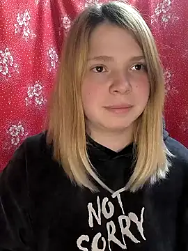 Snapshot of Zuli_Kiska chatting on March 13, 8:32 pm Zuli Kiska online show from March 13, 8:32 pm