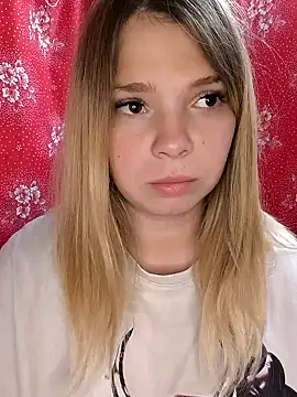 Snapshot of Zuli_Kiska chatting on September 12, 12:05 pm Zuli Kiska online show from September 12, 12:05 pm