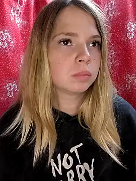 Snapshot of Zuli_Kiska chatting on September 18, 11:12 am Zuli Kiska online show from September 18, 11:12 am