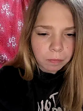 Snapshot of Zuli_Kiska chatting on October 22, 8:08 pm Zuli Kiska online show from October 22, 8:08 pm