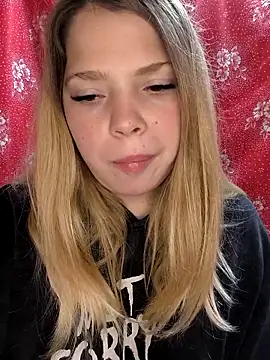 Snapshot of Zuli_Kiska chatting on October 27, 9:30 pm Zuli Kiska online show from October 27, 9:30 pm