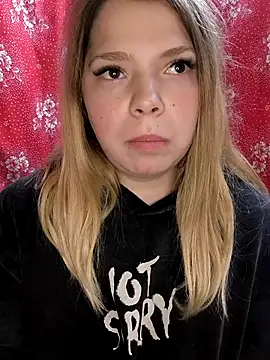 Snapshot of Zuli_Kiska chatting on October 28, 9:06 pm Zuli Kiska online show from October 28, 9:06 pm