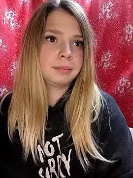 Snapshot of Zuli_Kiska chatting on November 9, 8:51 pm Zuli Kiska online show from November 9, 8:51 pm