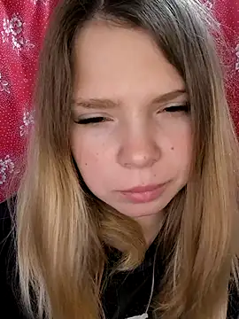 Snapshot of Zuli_Kiska chatting on November 15, 12:23 pm Zuli Kiska online show from November 15, 12:23 pm