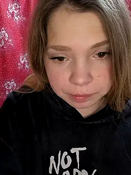 Snapshot of Zuli_Kiska chatting on November 22, 8:52 pm Zuli Kiska online show from November 22, 8:52 pm