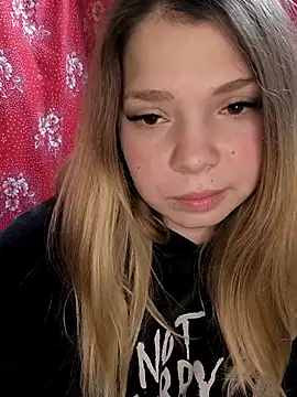 Snapshot of Zuli_Kiska chatting on December 2, 8:26 pm Zuli Kiska online show from December 2, 8:26 pm