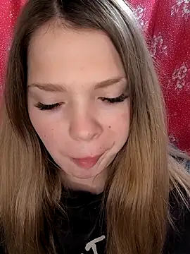 Snapshot of Zuli_Kiska chatting on January 5, 7:06 pm Zuli Kiska online show from January 5, 7:06 pm