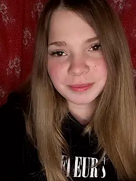 Snapshot of Zuli_Kiska chatting on January 17, 8:23 pm Zuli Kiska online show from January 17, 8:23 pm