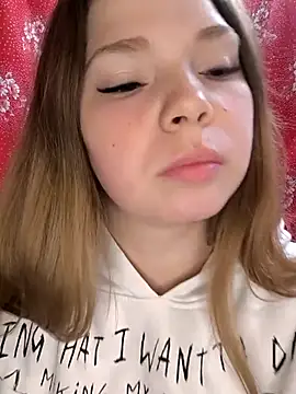 Snapshot of Zuli_Kiska chatting on February 5, 8:13 pm Zuli Kiska online show from February 5, 8:13 pm