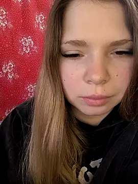 Snapshot of Zuli_Kiska chatting on February 10, 12:53 pm Zuli Kiska online show from February 10, 12:53 pm