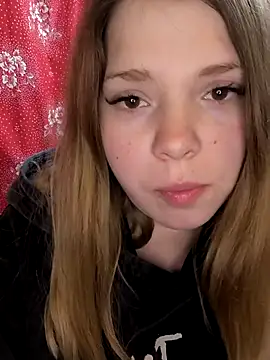 Snapshot of Zuli_Kiska chatting on February 22, 7:23 pm Zuli Kiska online show from February 22, 7:23 pm