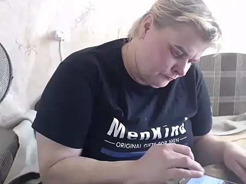 Ameliabusty online show from February 18, 11:33 am