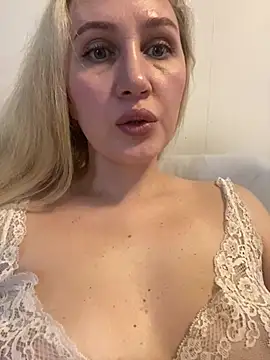 YourBlondee online show from January 22, 4:23 am