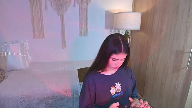 iriswest  online show from November 14, 11:46 pm