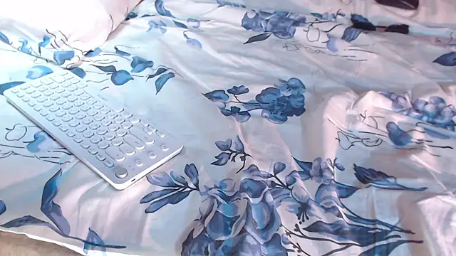 Q T pie online show from January 10, 2:35 am