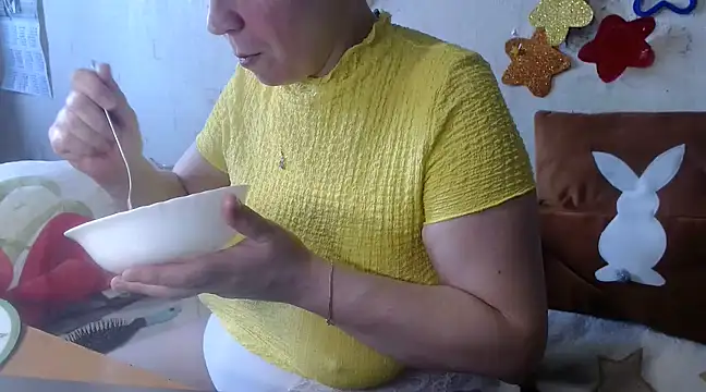 QueenLana online show from March 6, 2:18 pm