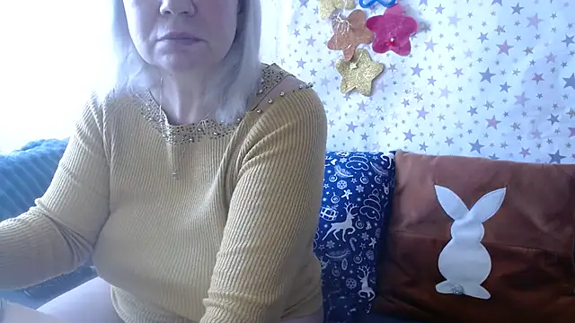 QueenLana online show from February 9, 9:02 am