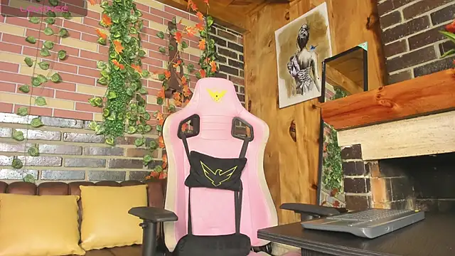 danaythamara1 online show from March 13, 8:43 pm