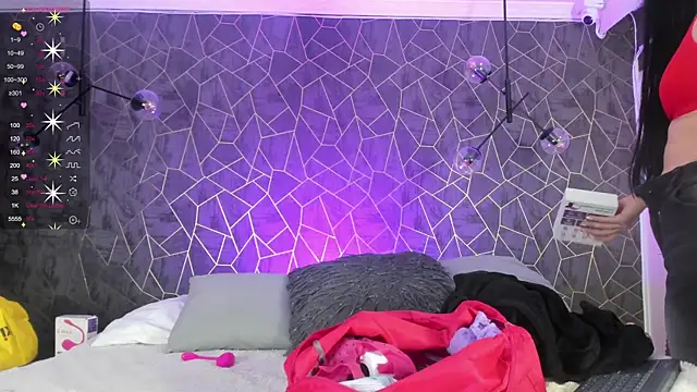 danaythamara1 online show from December 15, 7:40 pm