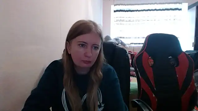 PeterAndJen online show from October 31, 8:04 am