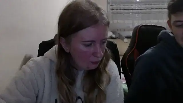 PeterAndJen online show from November 9, 8:07 pm