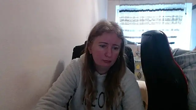 PeterAndJen online show from February 19, 6:26 pm