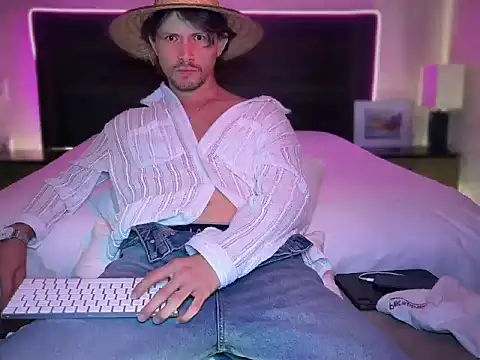 mcklister kinky feets online show from March 31, 12:38 pm