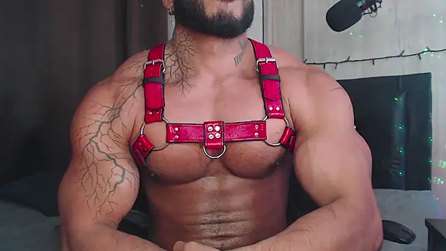 Snapshot of Artemis_Kazttman chatting on December 18, 1:05 am Artemis Kazttman online show from December 18, 1:05 am