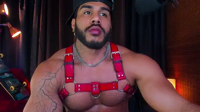 Snapshot of Artemis_Kazttman chatting on February 15, 2:04 am Artemis Kazttman online show from February 15, 2:04 am