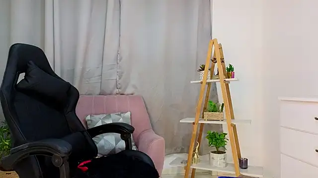 bella  adams online show from February 12, 2:03 am