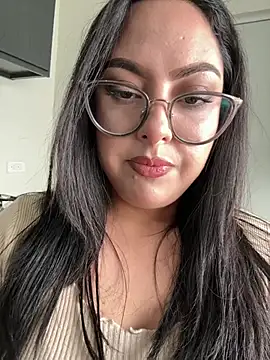 MileyGia online show from February 8, 9:18 pm