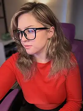 JennKenobi online show from December 4, 3:54 pm