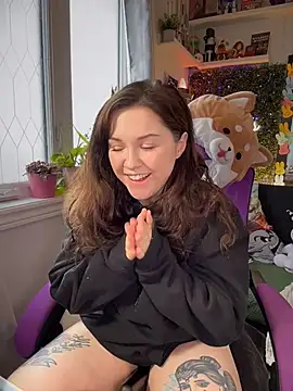 JennKenobi online show from March 11, 3:18 pm