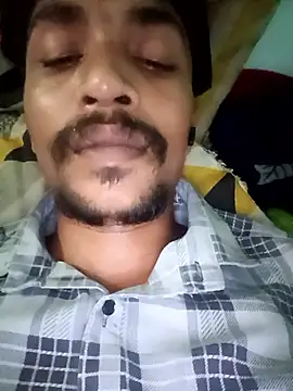 Snapshot of PrabV0319 chatting on June 8, 8:37 am PrabV0319 online show from June 8, 8:37 am