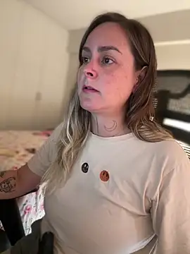 Snapshot of misslulipop chatting on March 7, 10:32 pm misslulipop online show from March 7, 10:32 pm