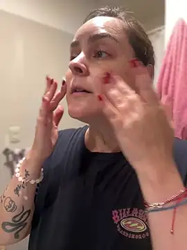 Snapshot of misslulipop chatting on March 16, 11:57 pm misslulipop online show from March 16, 11:57 pm