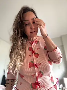 Snapshot of misslulipop chatting on September 14, 2:05 pm misslulipop online show from September 14, 2:05 pm